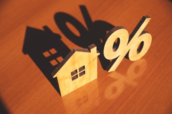 How SARB Rates Affect Your Bond, Budget, and When to List